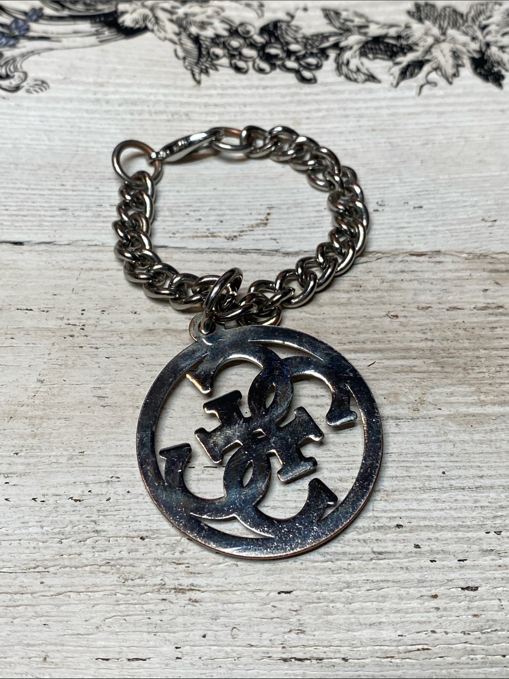 3📚/$25 GUESS Silver Logo Pendant Charm - Picture 4 of 6